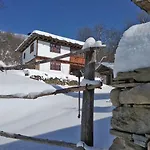 Authentic House With Stunning Mountain View - Karashka * Apriłci