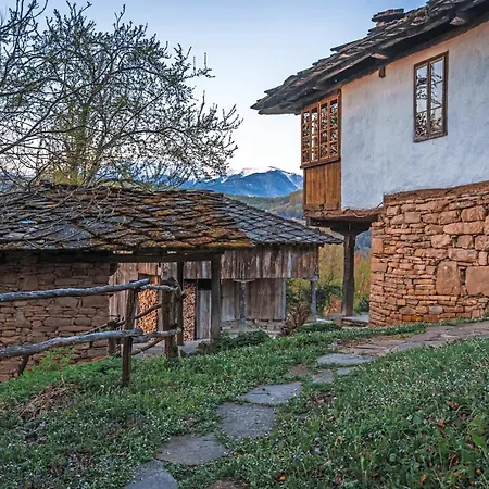 Authentic House With Stunning Mountain View - Karashka Dom wakacyjny Apriłci