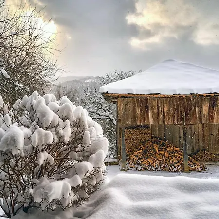Authentic House With Stunning Mountain View - Karashka Feriehus