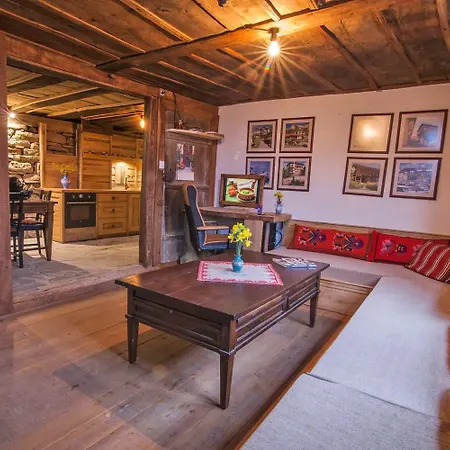 Authentic House With Stunning Mountain View - Karashka Apriltsi (Lovech)