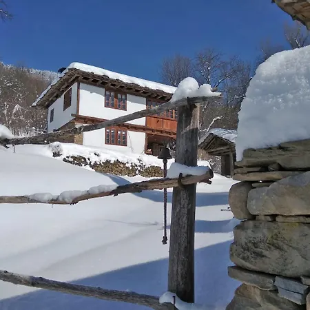 Authentic House With Stunning Mountain View - Karashka * Apriltsi (Lovech)