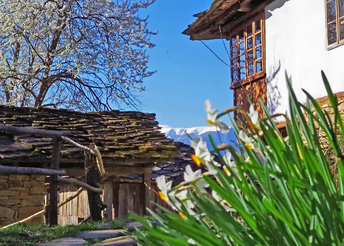 Authentic House With Stunning Mountain View - Karashka Holiday home *