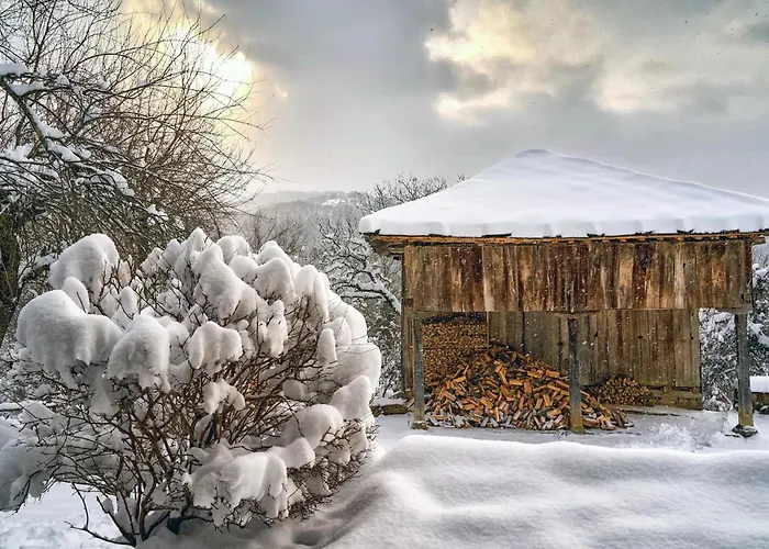 Authentic House With Stunning Mountain View - Karashka Holiday home