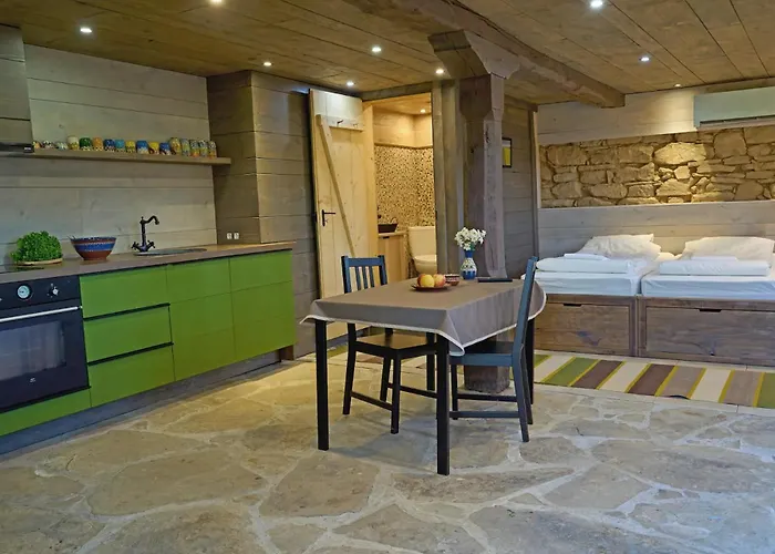 Authentic House With Stunning Mountain View - Karashka * Apriltsi (Lovech)