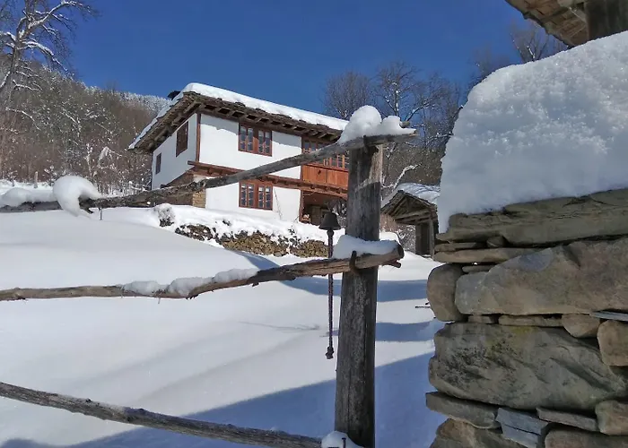 Authentic House With Stunning Mountain View - Karashka * Apriltsi (Lovech)