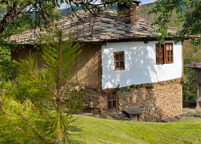 Authentic House With Stunning Mountain View - Karashka Holiday home *